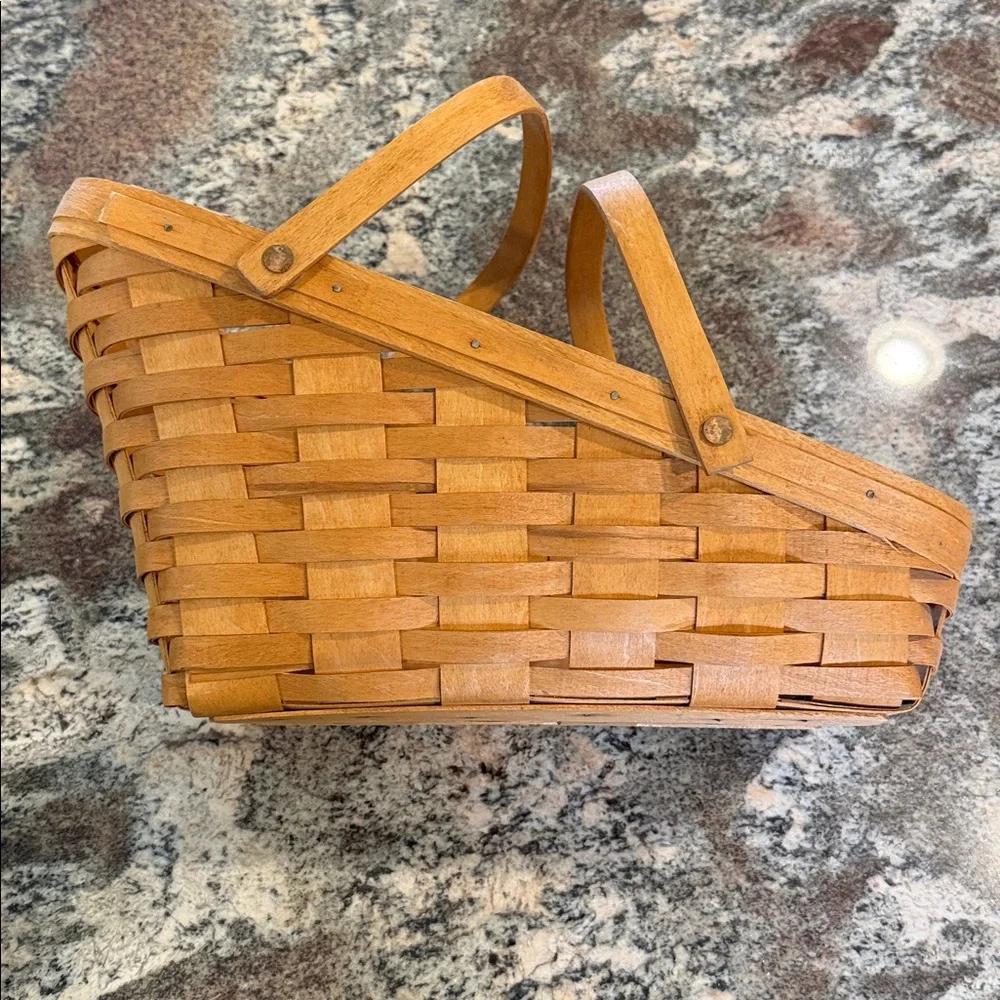 Longaberger basket - Medium Vegetable Basket